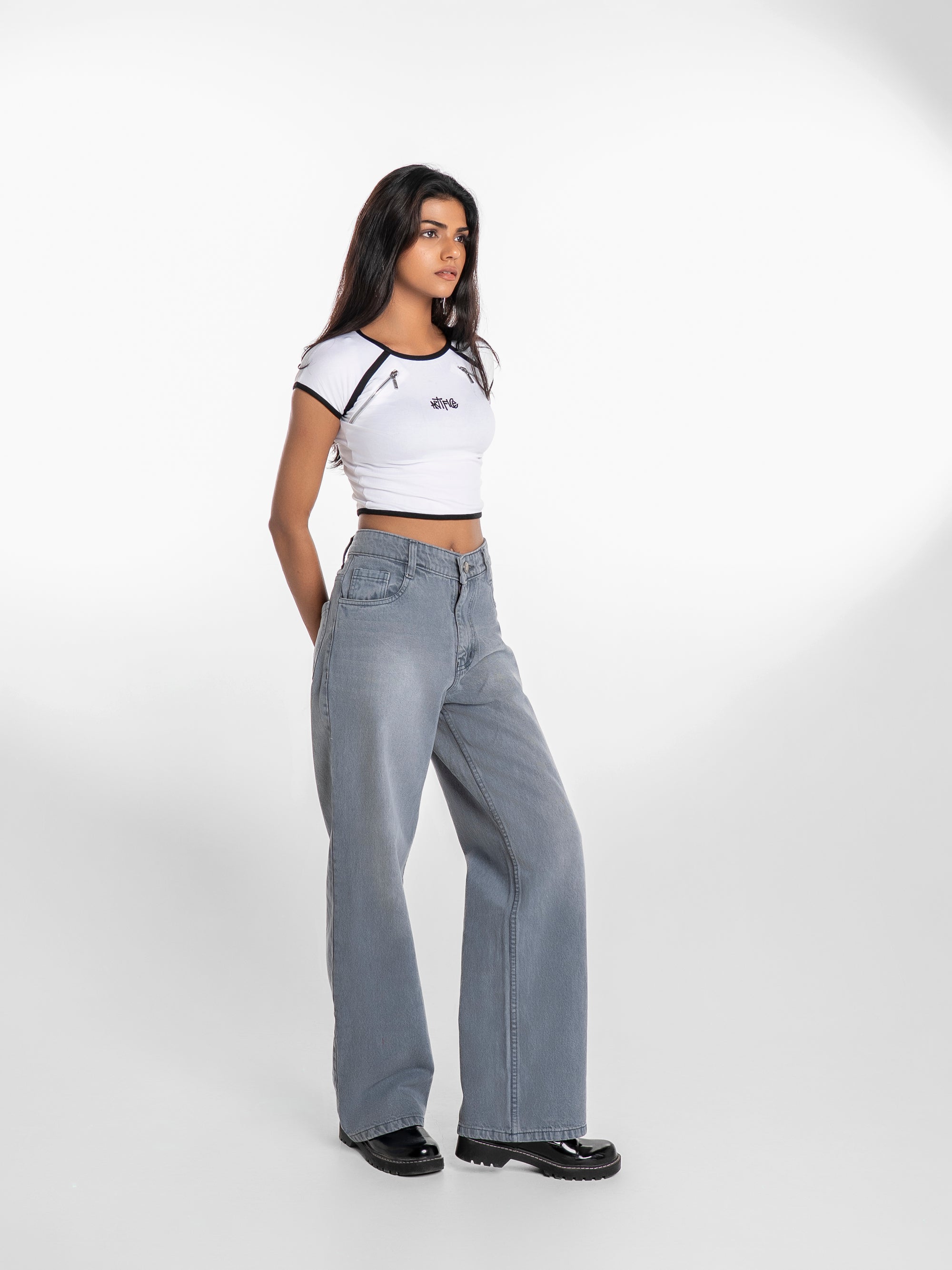 Bolt Zipper Crop Top – Black Piping